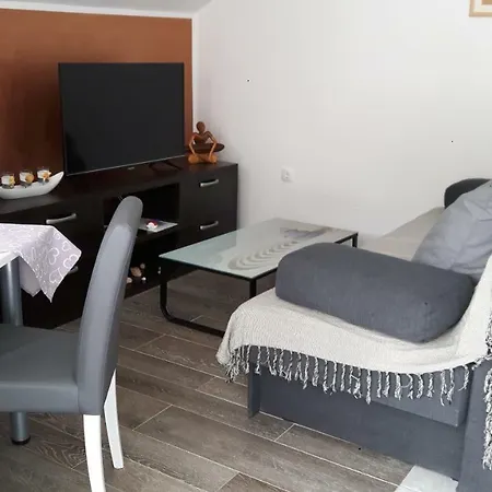 Zora Apartment *